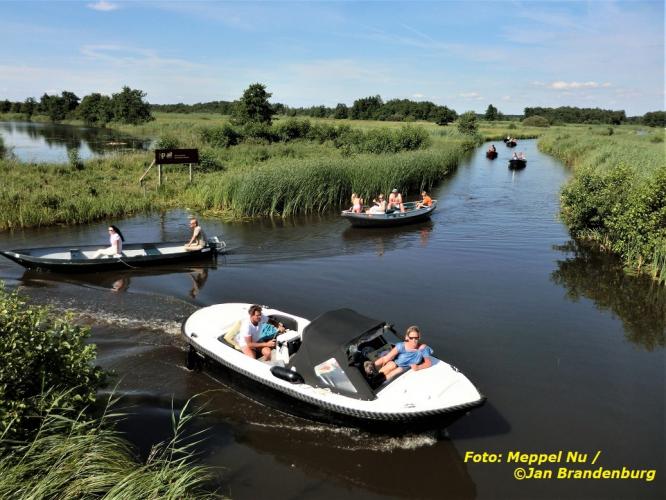Bootje  Varen  Giethoorn/wanneperveen