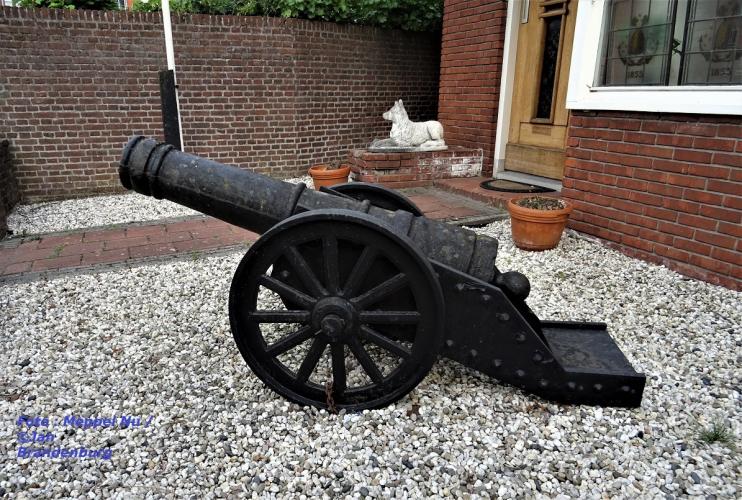 KANON EN/OF WAAKHOND IN DE TUIN welke kiest u