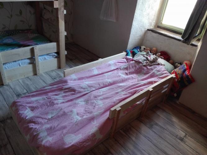 How to make a bunk bed with waste wood