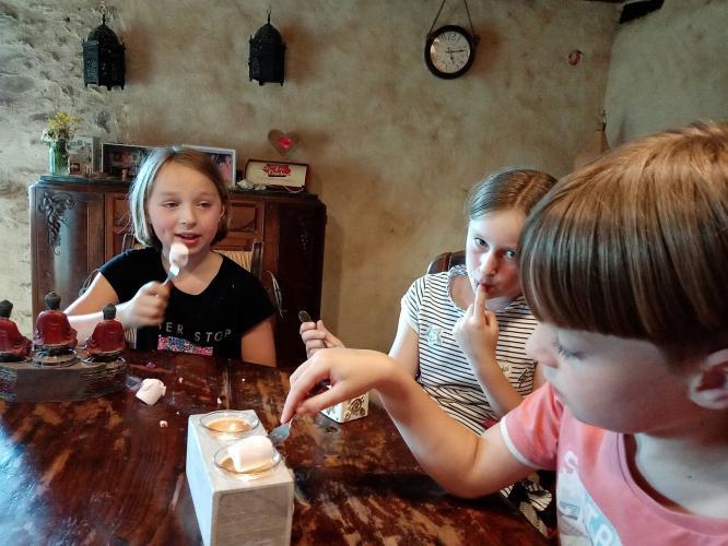 Een kampvuur of een waxinelichtje..? 