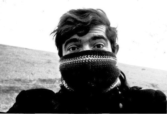 Maurice met mondmasker lang geleden