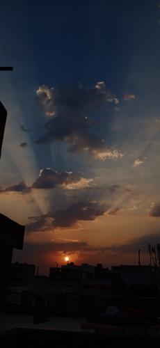 સૂરજની ફેલાયેલી કિરણો