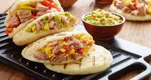 <a class="removable-mention" data-mentionid="101989" href="/useroverview/101989/Madeleine">@Madeleine</a>  Corn represents one of the bases of the Venezuelan diet. With this, the famous "arepas" are prepared, which are accompanied with cheese, meat, sauces, etc.