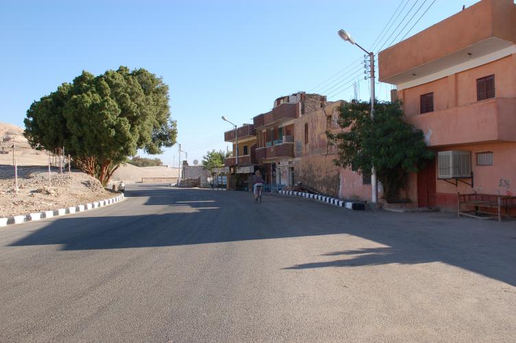 Cycling to the Valley of the Kings.
