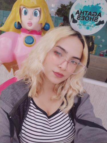 Break from work 🐱😋