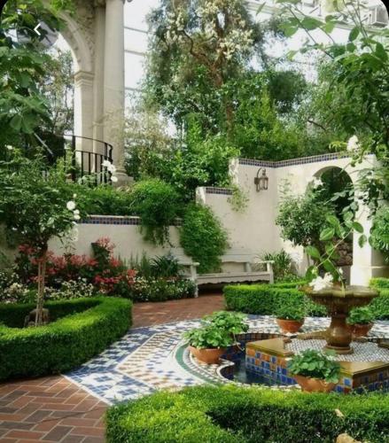 Beautiful Gardens 🌿🍀