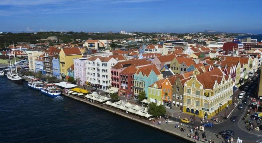 Curacao  "porque Las Casa De Colores "