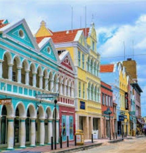 Curacao  "porque Las Casa De Colores "