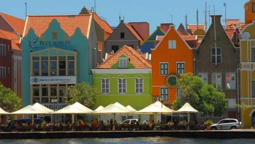 Curacao  "porque Las Casa De Colores "