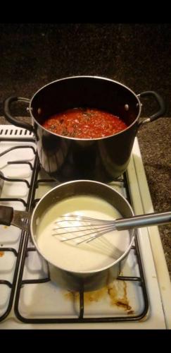 mushroom bolognese pie