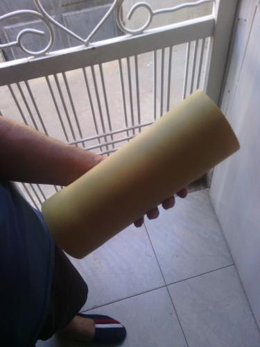 Un artista es aquel que ve lo que se encuentra oculto en las cosas, muchos ven, lo puedo decir  en mi caso un simple tubo plástico tirado en el patio.  yo veo mas allá, vi un águila, vi a Messi o vi una linda bailarina que alegro el corazón de una niña iluminando su cuarto, <a class="removable-mention" translate="no"  href="/useroverview/1/Henkjan de Krijger" data-mentionid="1">@Henkjan de Krijger</a>&nbsp;tu hablas de ver las cosas con una perspectiva distinta y tienes razón,  en mi caso del arte no como, un halago es bueno pero no trae un plato de comida,  creo que con lo que hago dejo una huella y así como las piedras viajeras, mi trabajo han cruzado los límites de Venezuela y estan dando luz en otros  paises