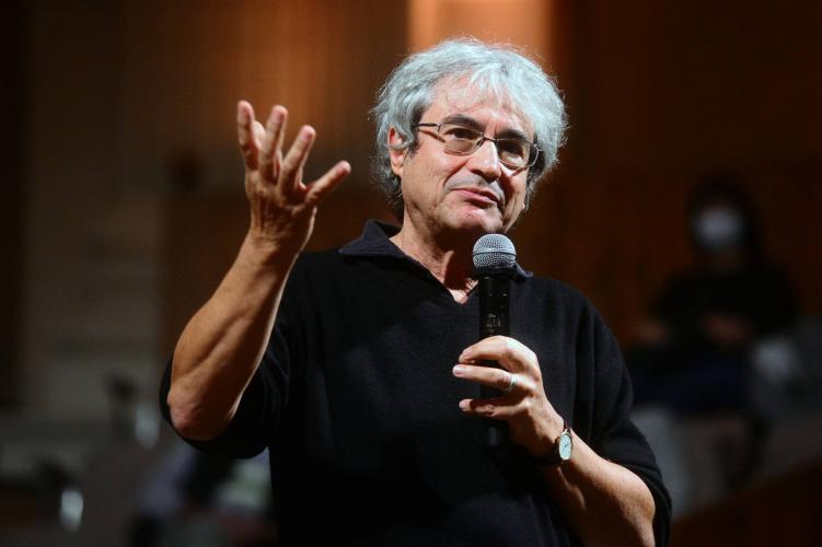 Carlo Rovelli, el nuevo Stephen Hawking.