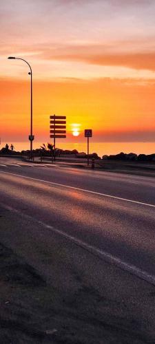 Un punto amarillo al amanecer 