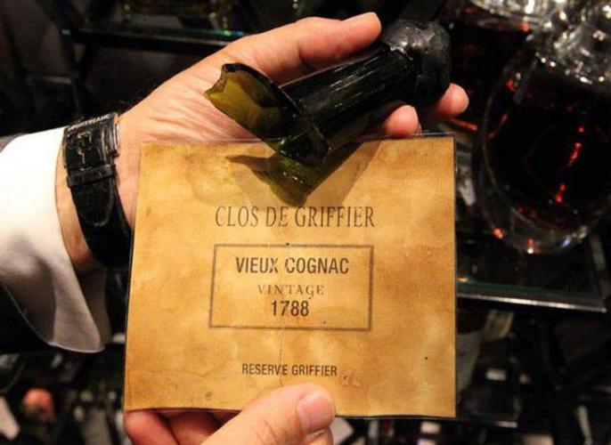 Objetos historicos arruinados