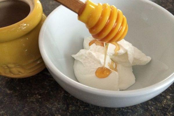 How to make a honey yogurt mask yourself 