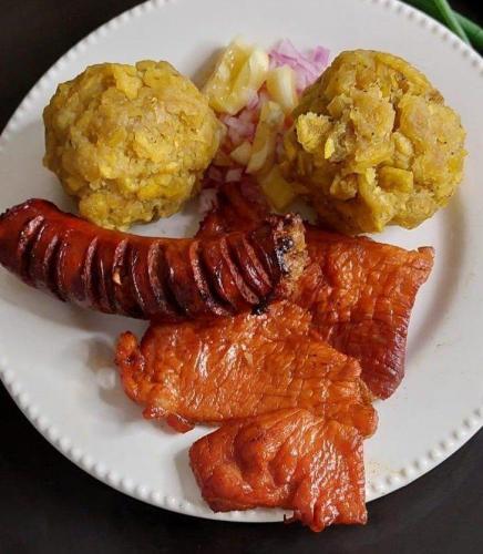 Un rico platillo de chorizo y carne