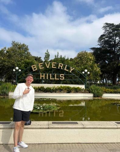 Un Paseo en Beverly Hills 