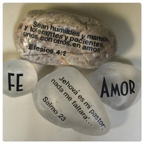 Mensajes en las rocas