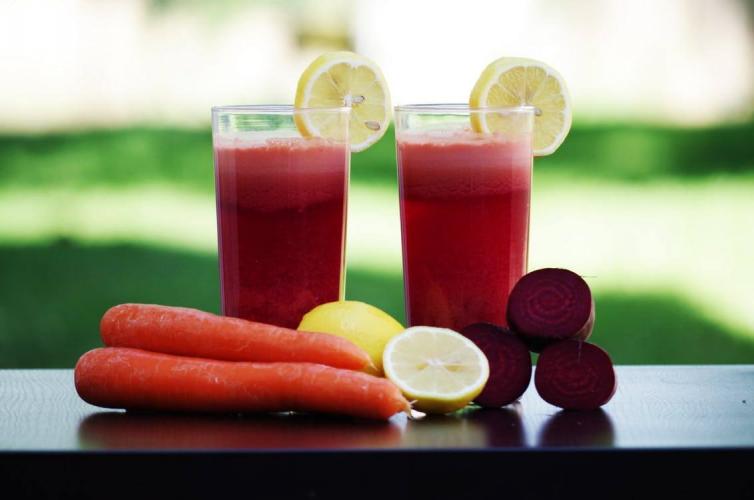 Jugo 3 potencias (naranja, remolacha y zanahoria) ¡Te va a encantar!