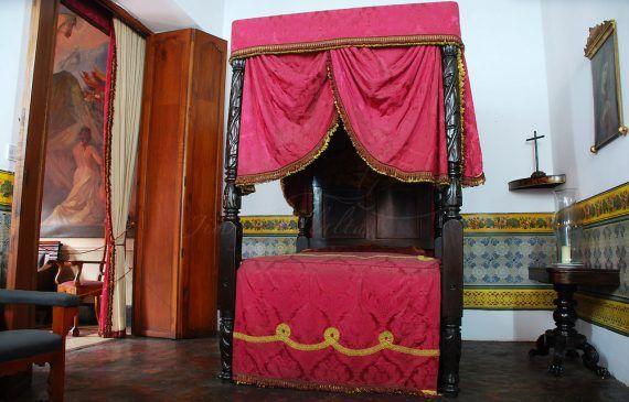 Si vas a Caracas, capital de Venezuela; no olvides visitar la casa de Bolivar, el libertador.