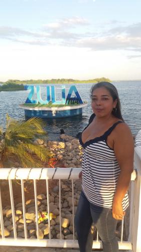 Vista al lago de Maracaibo ( Plaza el buen Maestro)