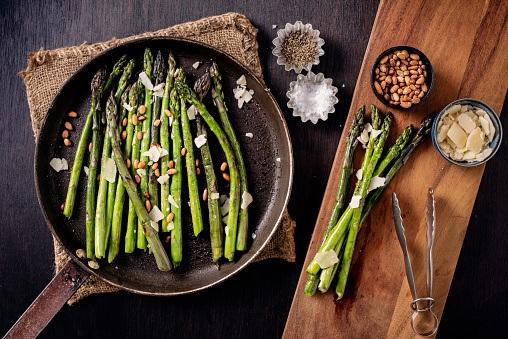 How to cook asparagus?