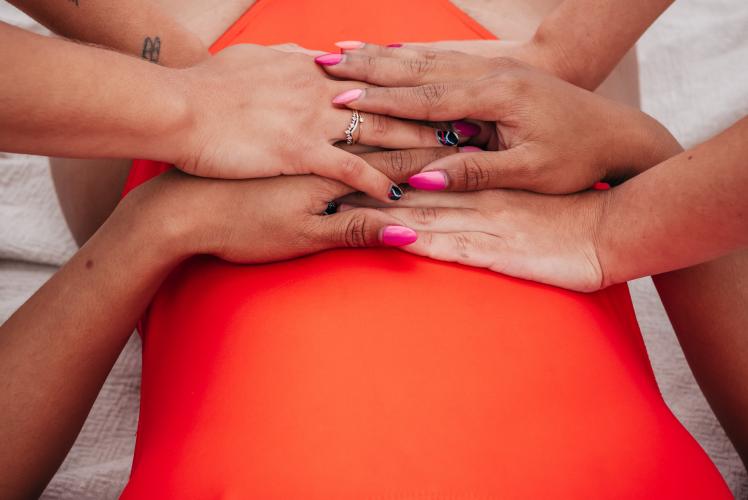 Pain in the belly button when pressed