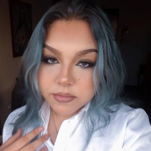 Porque no una selfie, con cabello azul? 💙