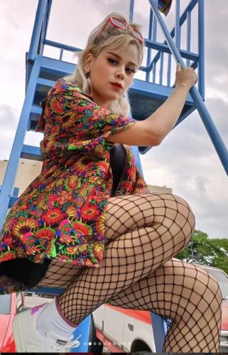 Hola soy lucky sigueme...