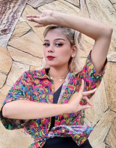 Hola soy lucky sigueme...