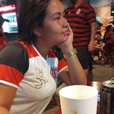 Am I, Ana 23 years old, Aquarius, cats, food, music and tours