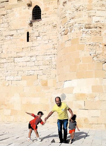 i am new here , i wish i can be a part from this beautiful community 