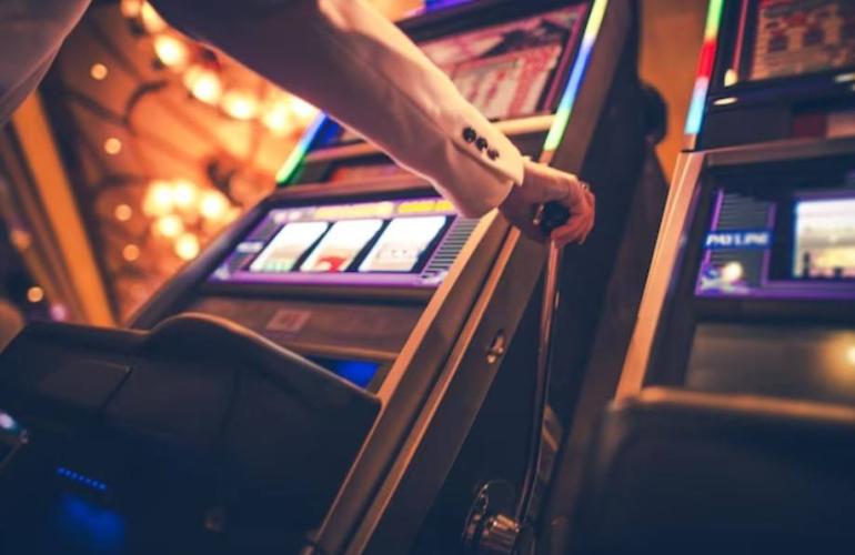 Analyse de l'Application de l'Intelligence Artificielle dans les Jeux de Casino en Ligne