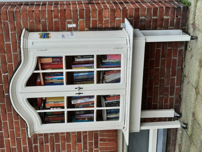 Free little Libraries