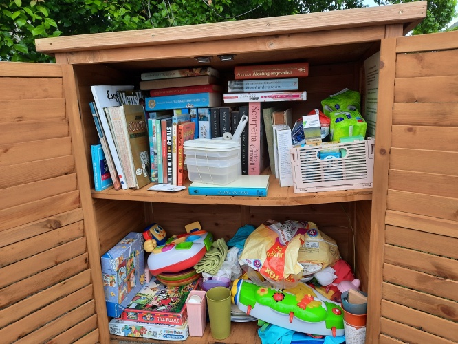Free little Libraries