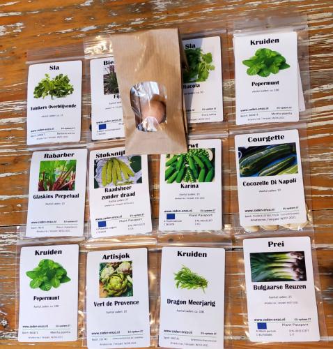 Yes, zaden voorraad is binnen en het tuinieren kan bijna beginnen!