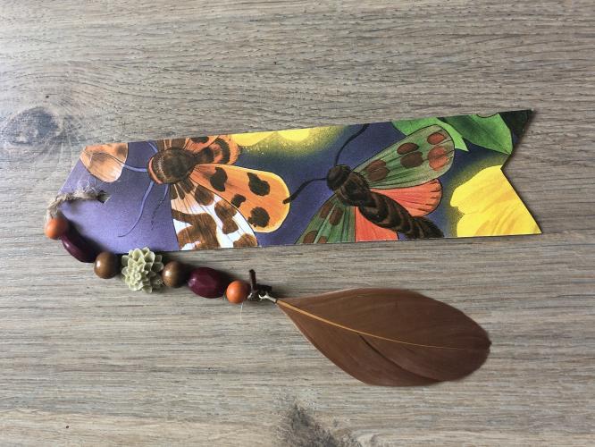 Handgemaakt boekenleggers met hanger