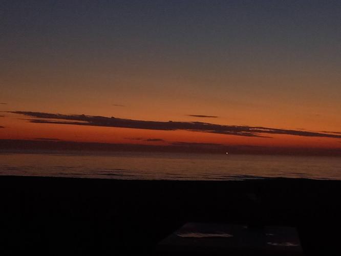 Zonsondergang bij Den Haag.