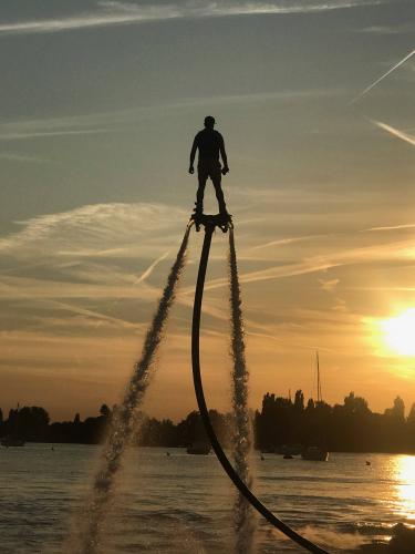 Hoog en Droog boven het water....