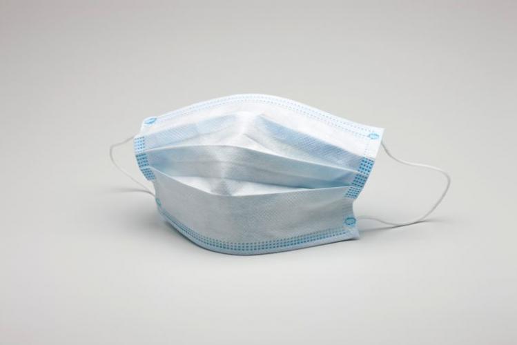 'Met een mondkapje naar buiten gaan is even effectief als met een condoom om op straat lopen. 