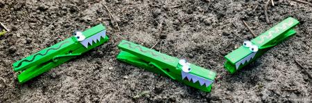 Krokodillen van houten wasknijpers