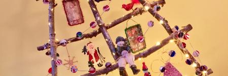 Sfeervolle vintage kerstboom van takken