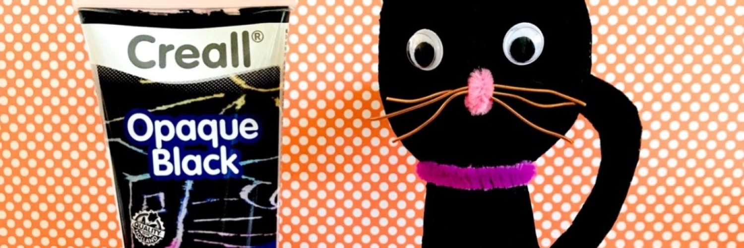 Zwarte katten knutselen van wc-rolletjes