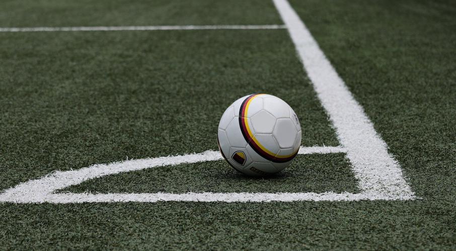  Avondje voetbal (kijken)