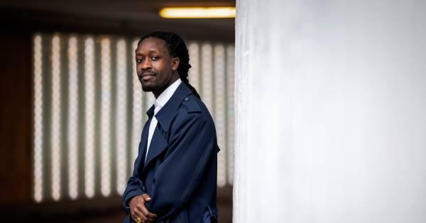  FunX geeft award aan Akwasi na geweldadige dreigementen