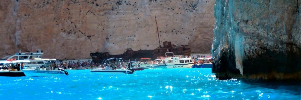 Navagio Beach, ook wel 'shipwreck beach' genoemd.