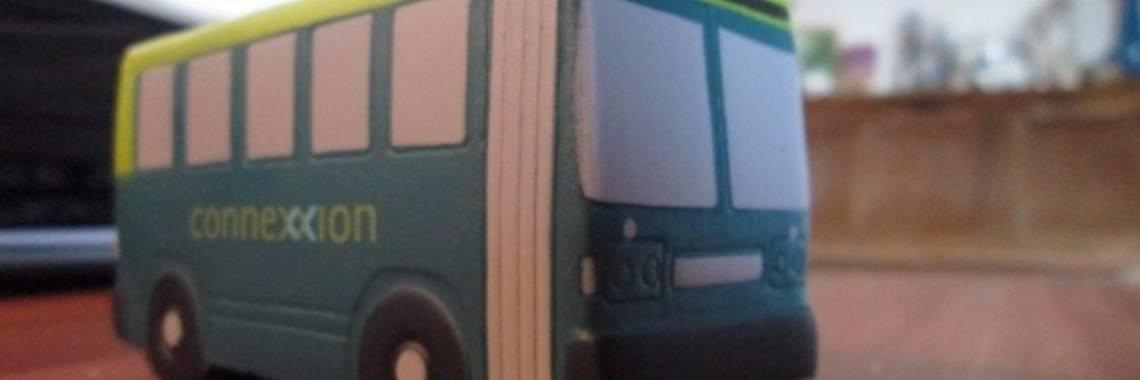  Ondertussen in de bus: rijden tijdens de avondklok.