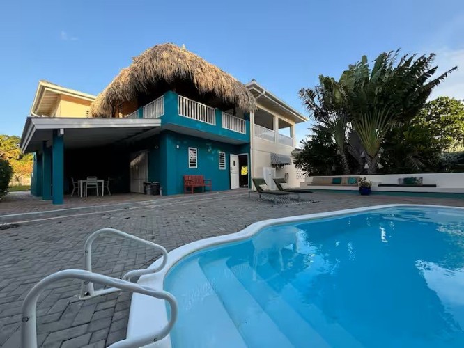 Casa Tania Maria Unit B: Gezellige accommodatie op Curaçao met zwembad