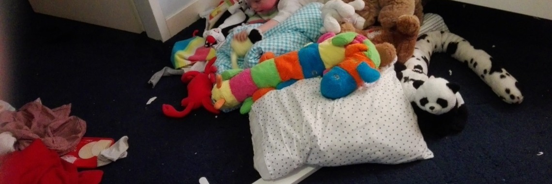 Zoekplaatje, zoek de kleuter. | Zilverbloem