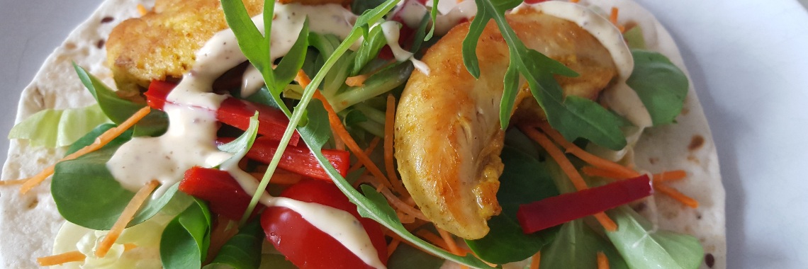Lunch tip - Multigrain wrap with vegetables, chicken fillets and honey mustard sauce | Madeleine